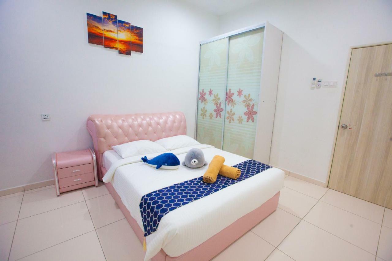 The Only Sea View In Town Villa Kuah Exterior photo