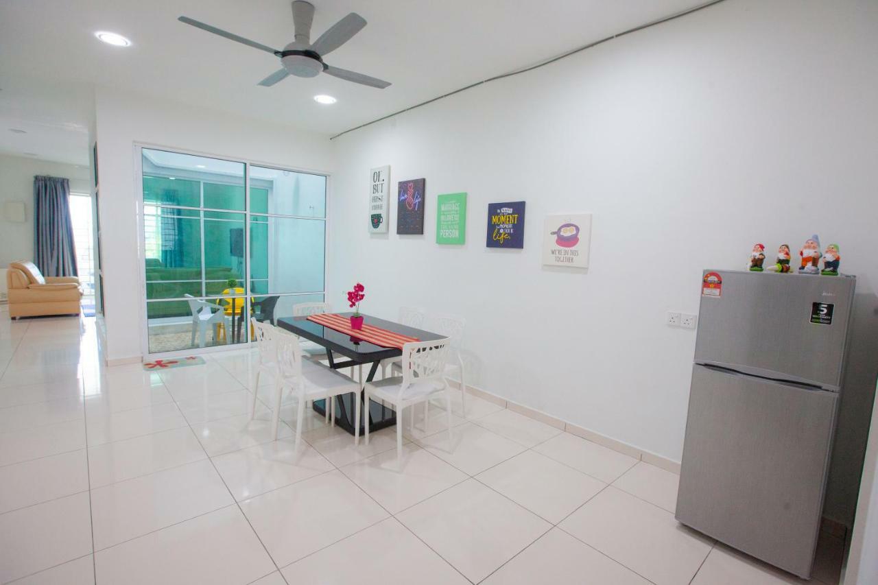 The Only Sea View In Town Villa Kuah Exterior photo